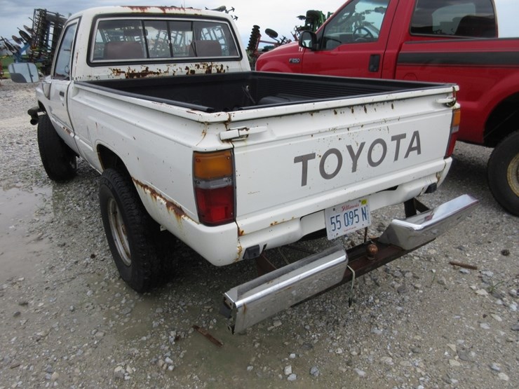 1985-toyota-pick-up-truck-image-6
