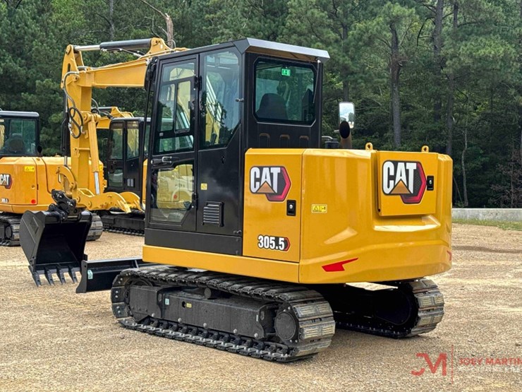 caterpillar-305.5-image-1