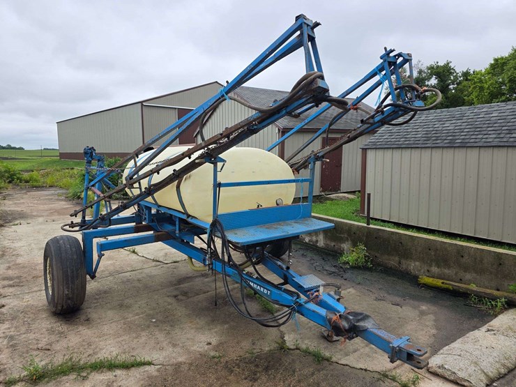 blumhard-60’-pull-type-sprayer,-20”-spacing,-wheels-set-at-120”,-no-pump-or-controls,-500-gallon-pol-image-1