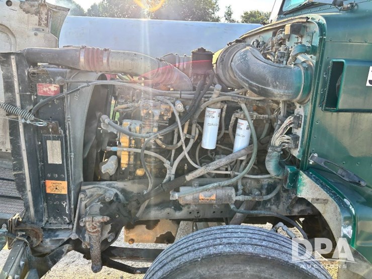 1993-peterbilt-377-image-59
