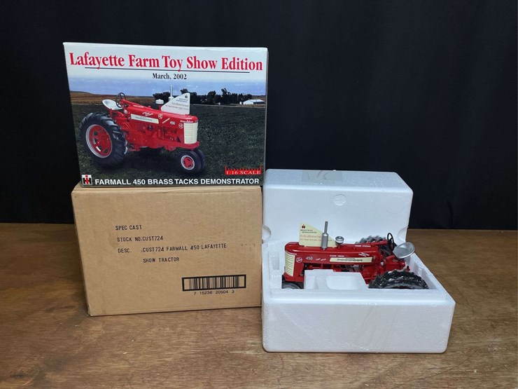 1/16-farmall-450-brass-tacks-demonstrator-2002-lafayette-nib-sc-image-1