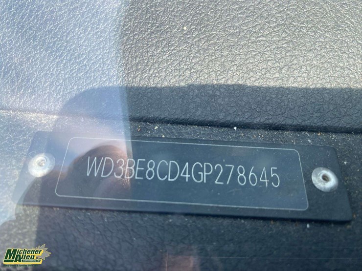2016-mercedes-benz-sprinter-2500-image-21