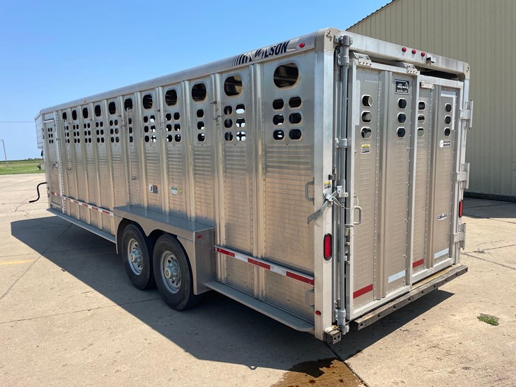 2014-wilson-livestock-trailer-image-4