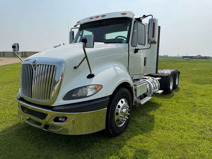 2016-international-prostar-image-46