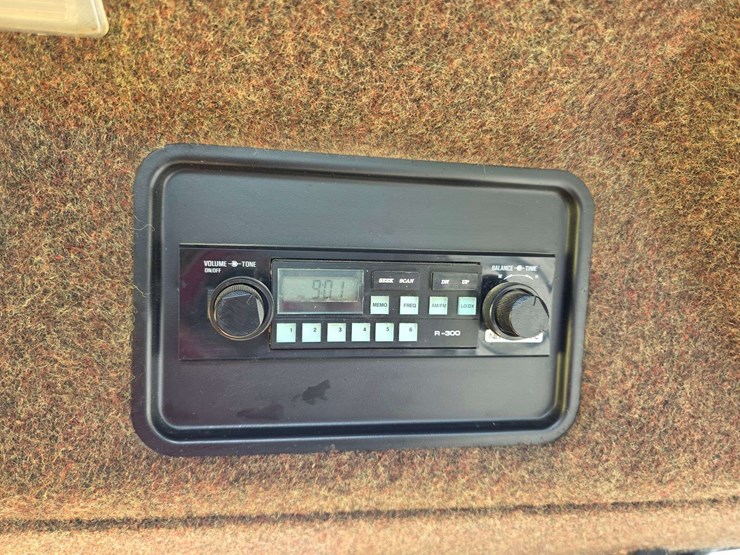 1988-new-holland-tr86-image-63