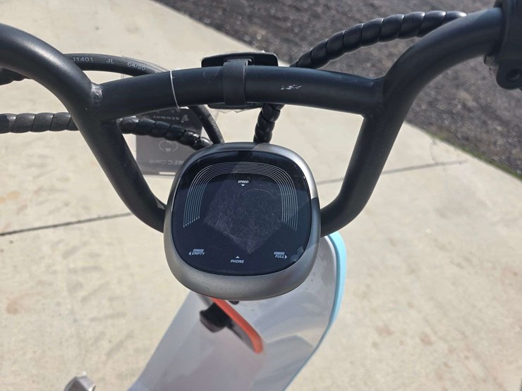 2021-segway-c80-electric-scooter,-750-watt,-20-mph-max,-pedals,-comes-with-a-charger,-*unknown-worki-image-6