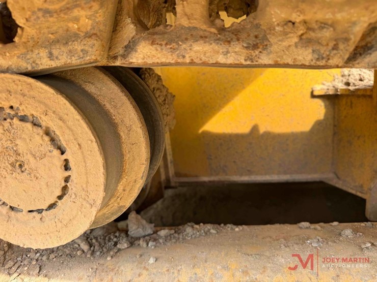 2015-deere-700k-lgp-image-22