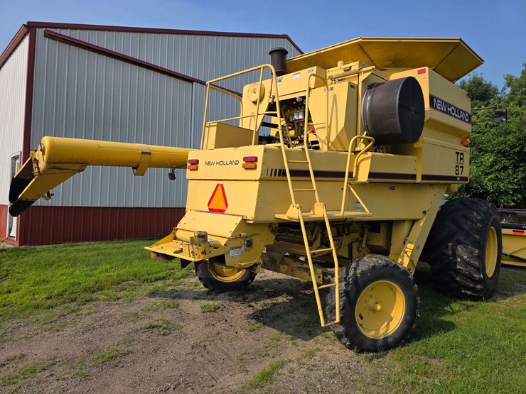 new-holland-tr87-image-19