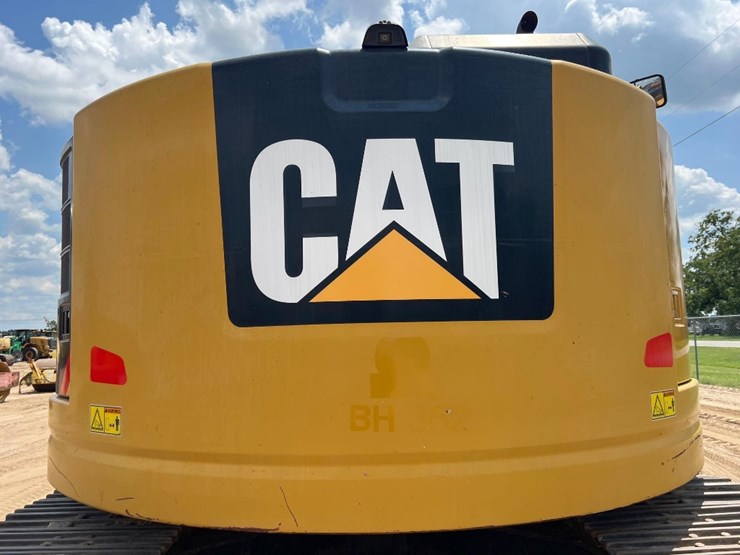 caterpillar-325fl-image-30