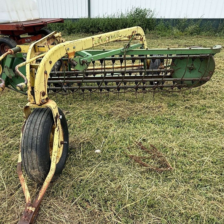 JOHN DEERE 640
