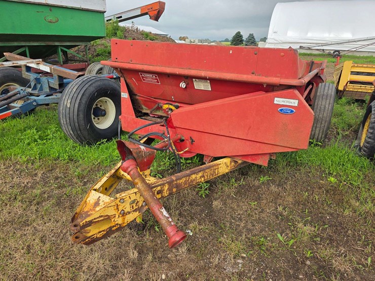 new-holland-520-image-4