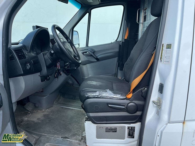 2016-mercedes-benz-sprinter-2500-image-7