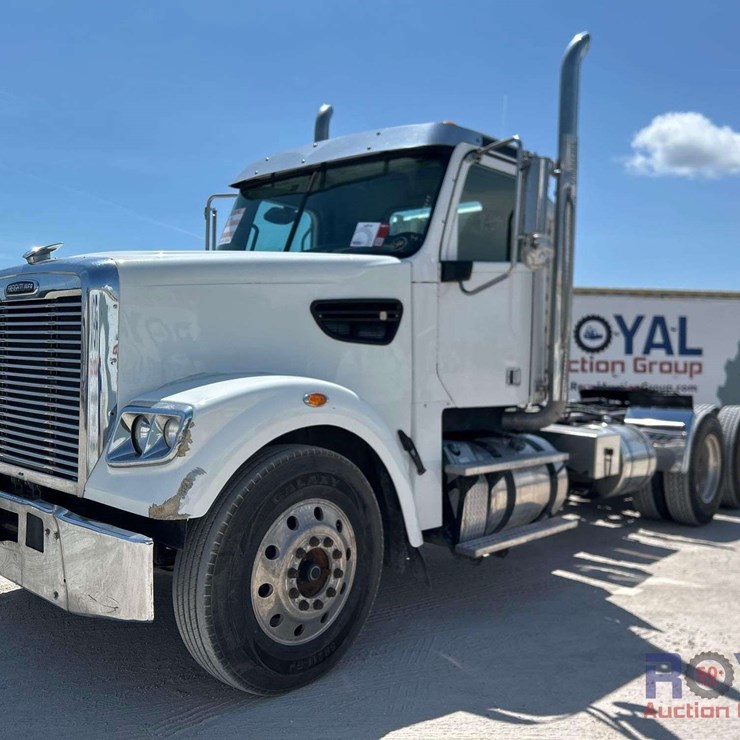 2015 FREIGHTLINER 122SD