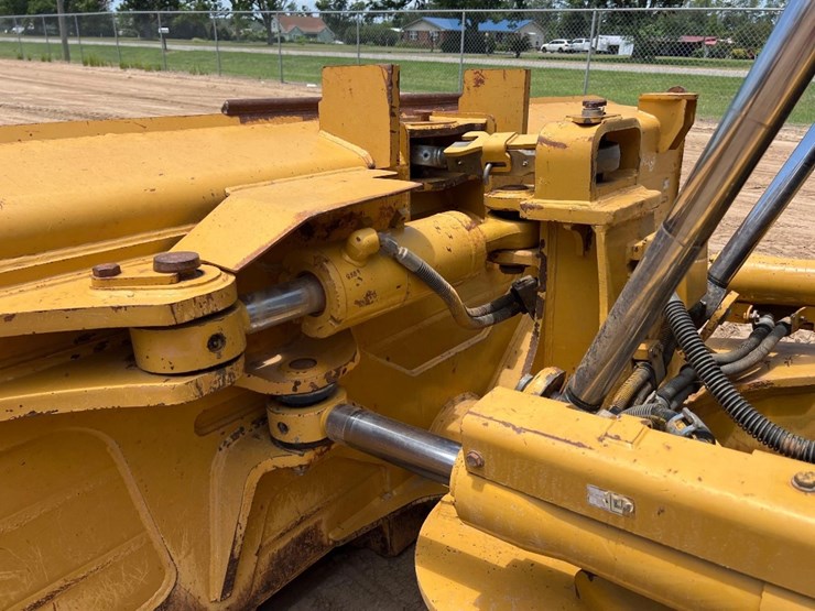 2015-caterpillar-d6t-lgp-image-25