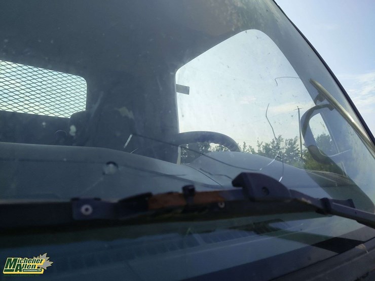 2012-hino-155-image-42