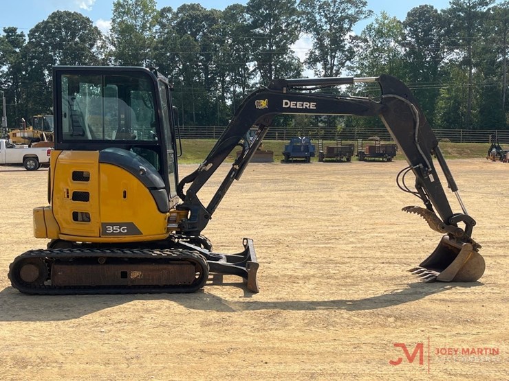 2022-deere-35g-image-6