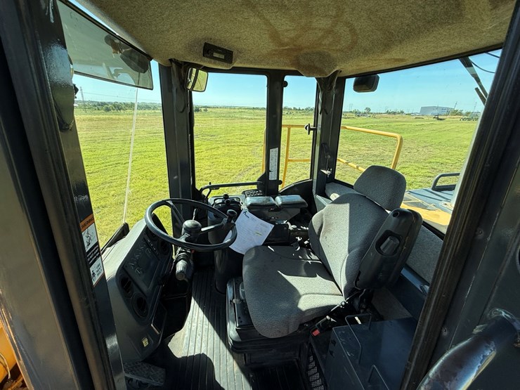 deere-824j-image-18