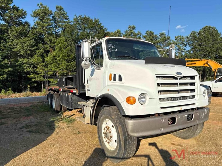 2004-sterling-tandem-flatbed-truck-image-1