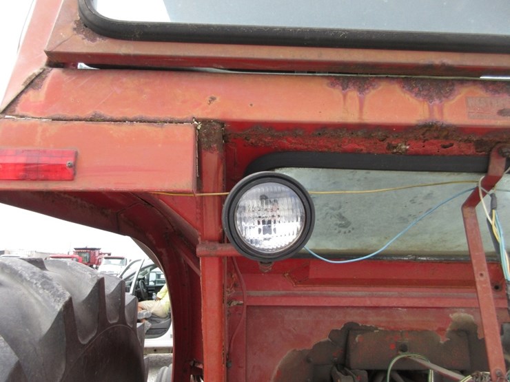 ih-1566-tractor-image-6