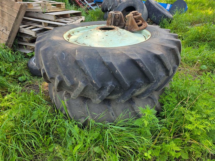 (2)-18.4-38-tires-on-10-bolt-hub-duals,-will-fit-ih-1066,-1086,-3388-and-more-image-5