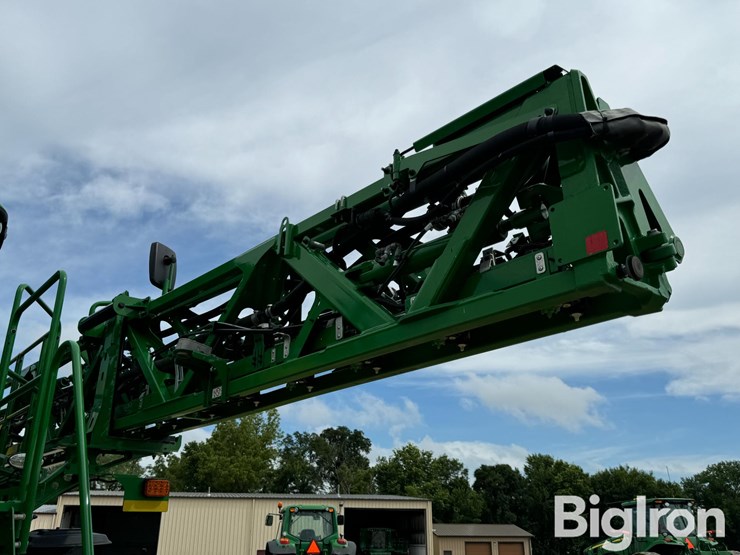 2021-john-deere-r4044-image-12
