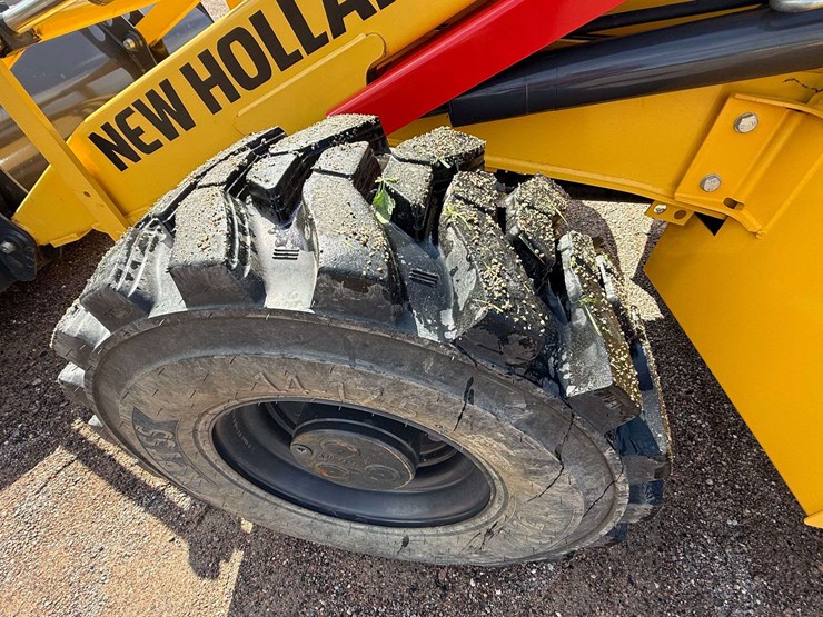 new-holland-b95d-backhoe,-fwa,-88”-front-bucket,-378-hours,-extended-hoe,-17”-back-bucket,-out-rigge-image-21