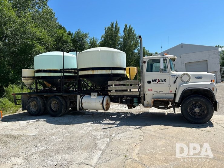 1991-ford-l8000-image-7