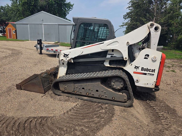 2013-bobcat-t750-image-12