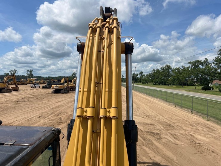 2016-caterpillar-336fl-image-34
