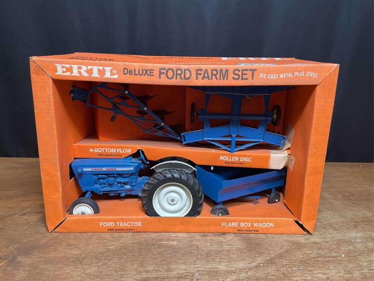 1/12-ford-4000-farm-set-nib-ertl-image-1