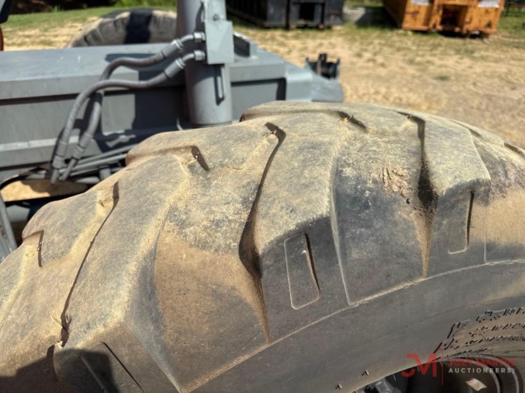 2010-jlg-g10-55a-image-14