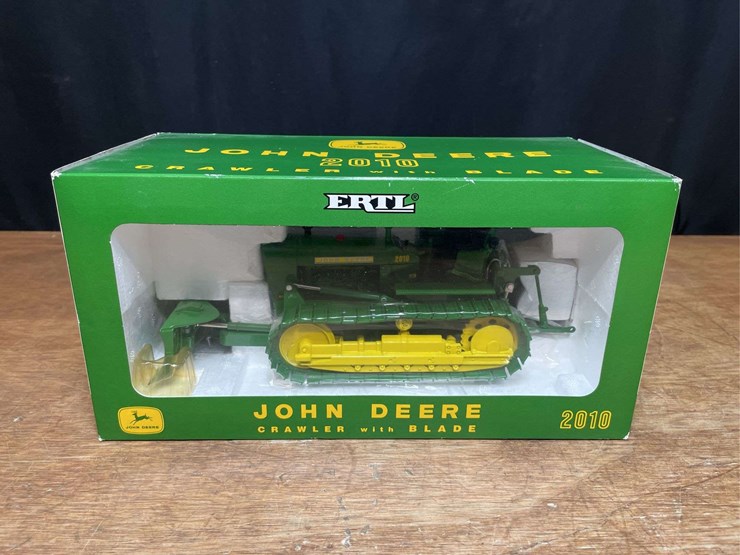 1/16-john-deere-2010-crawler-2003-plow-city-nib-ertl-image-1