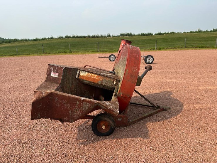new-holland-770w-image-4