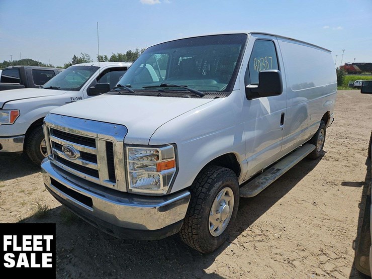 2012-ford-cargo-image-1