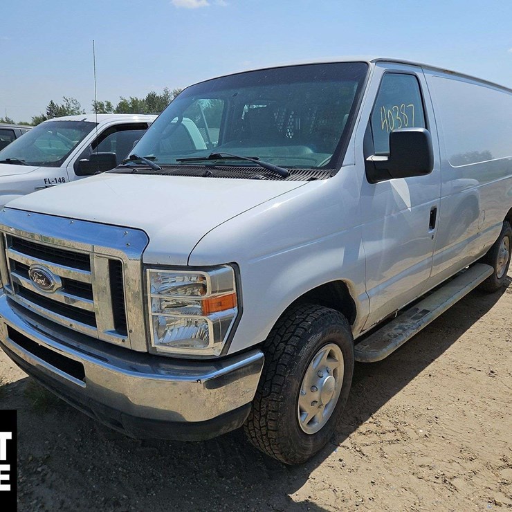 2012 FORD CARGO