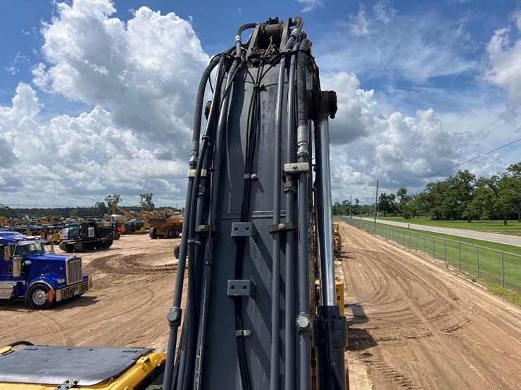 2012-deere-350g-lc-image-33