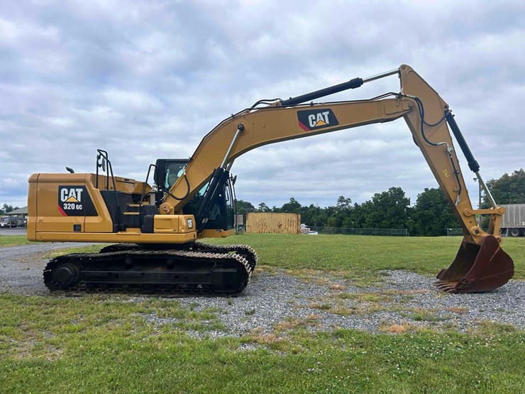 2018-caterpillar-320gc-image-4