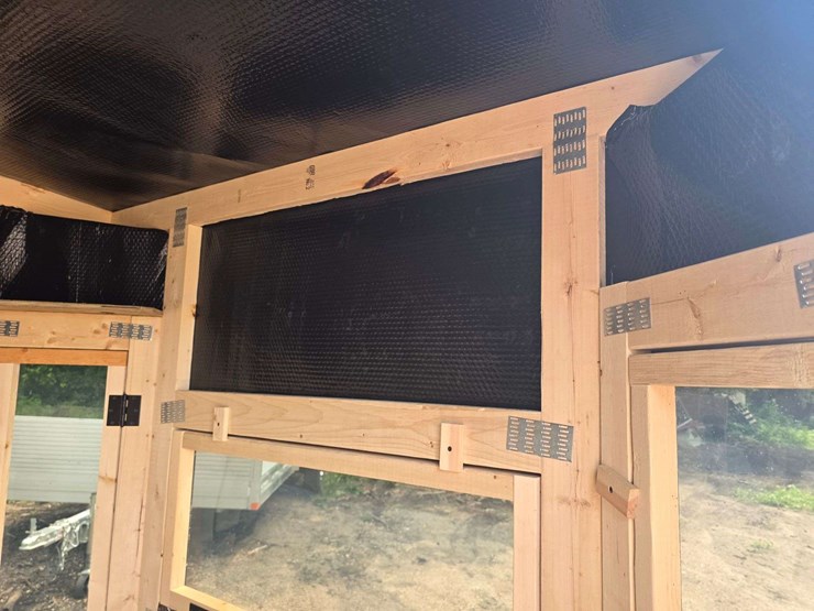 deer-stand-(tipped-in-storm,-see-photos),-insulated,-carpeted,-drop-down-windows,-approx-6’-x-6’,-bu-image-13