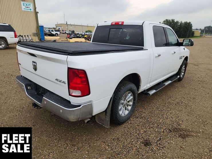 2015-ram-1500-slt-image-4