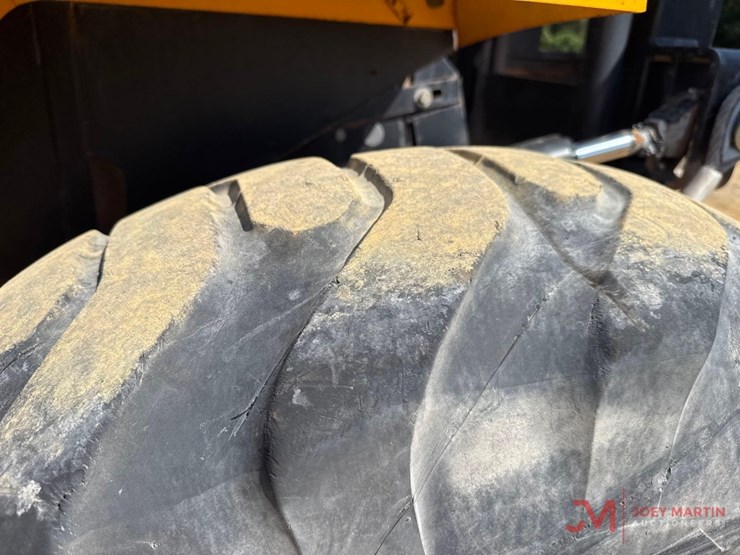 jcb-930-image-13
