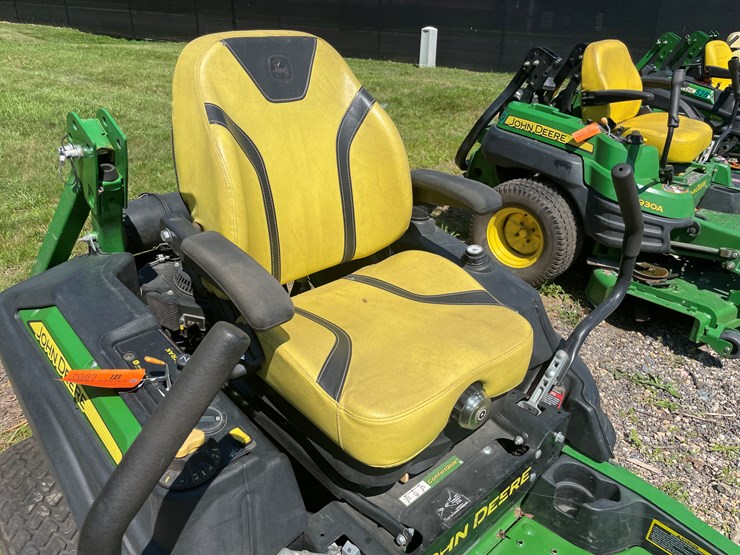 2022-john-deere-la-image-11