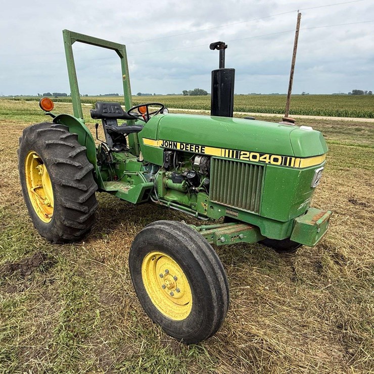 1982 JOHN DEERE 2040