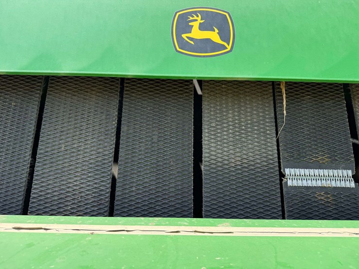 2006-john-deere-567-image-23