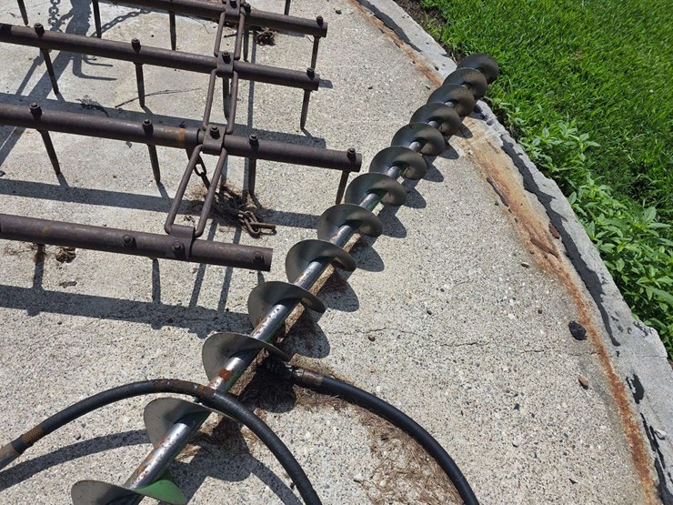 6”-to-8”-incline-auger-for-18’-bin-with-hydraulic-drive,-stainless-steel-tube-image-8