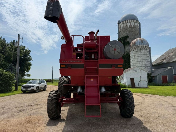 1990-case-ih-1680-image-4