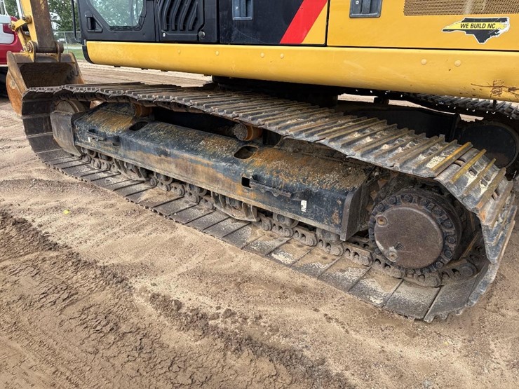2018-caterpillar-326fl-image-9