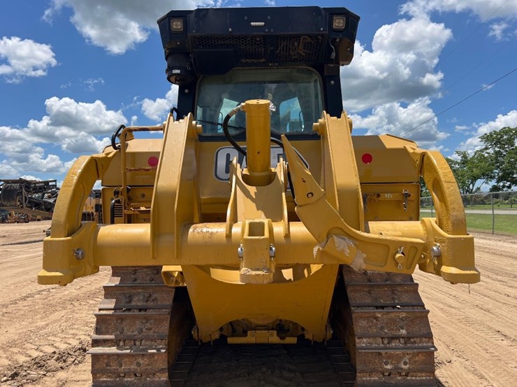 2019-caterpillar-d6-image-26