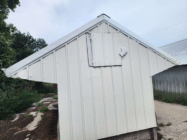 calf/cattle-self-feeder,-approx-18’-x-7’-x-10’-tall,-holds-approx-6-tons-*loading-is-available-image-5