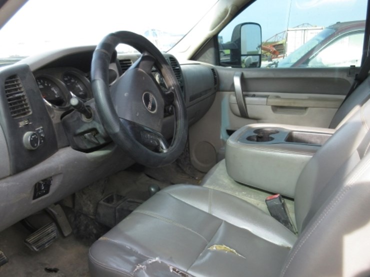 2013-gmc-3500-image-2