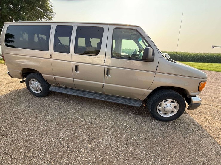 2007-ford-e350-image-6